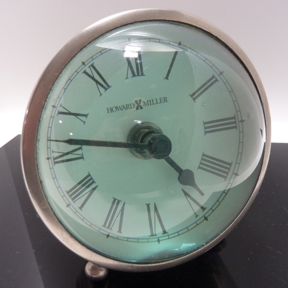 HOWARD MILLER Vintage Desk Clock Glass Magnifying Lens Dome Paper Weight Clock - Picture 2 of 11